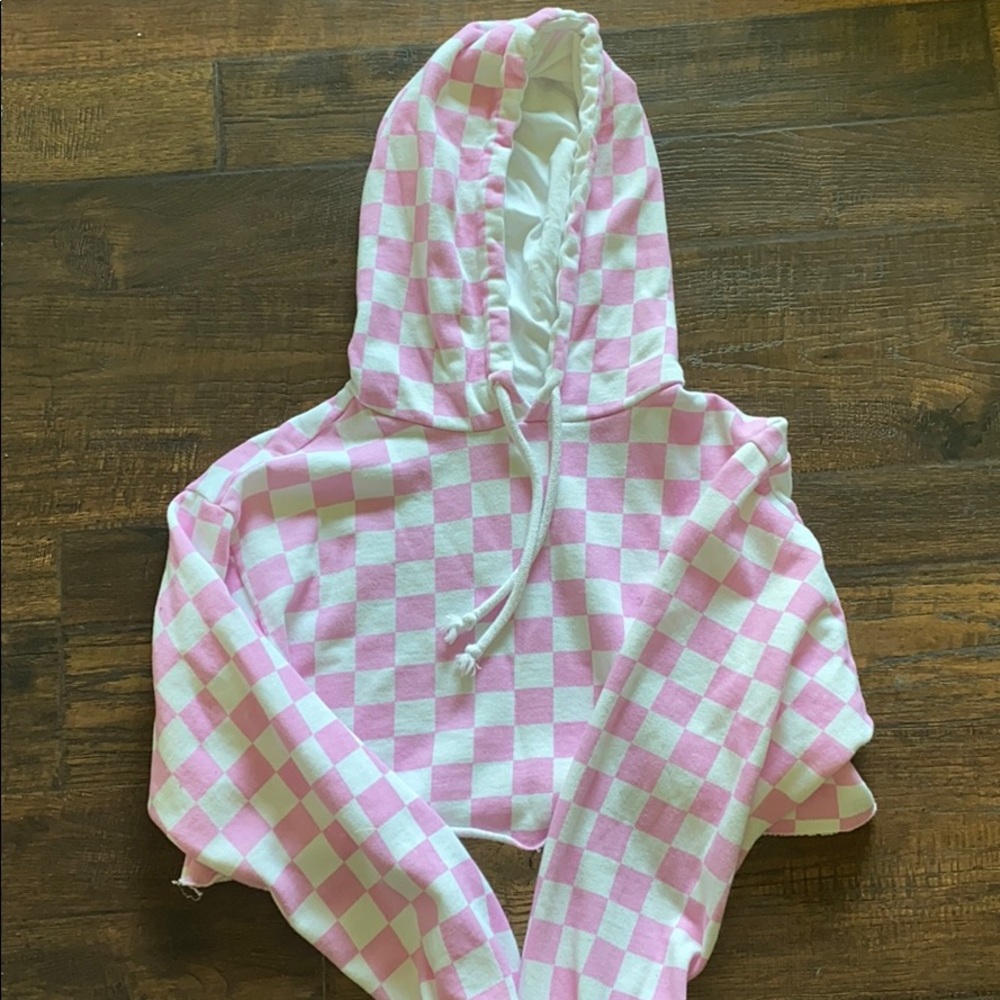 Checkered Pink Cropped Hoodie!